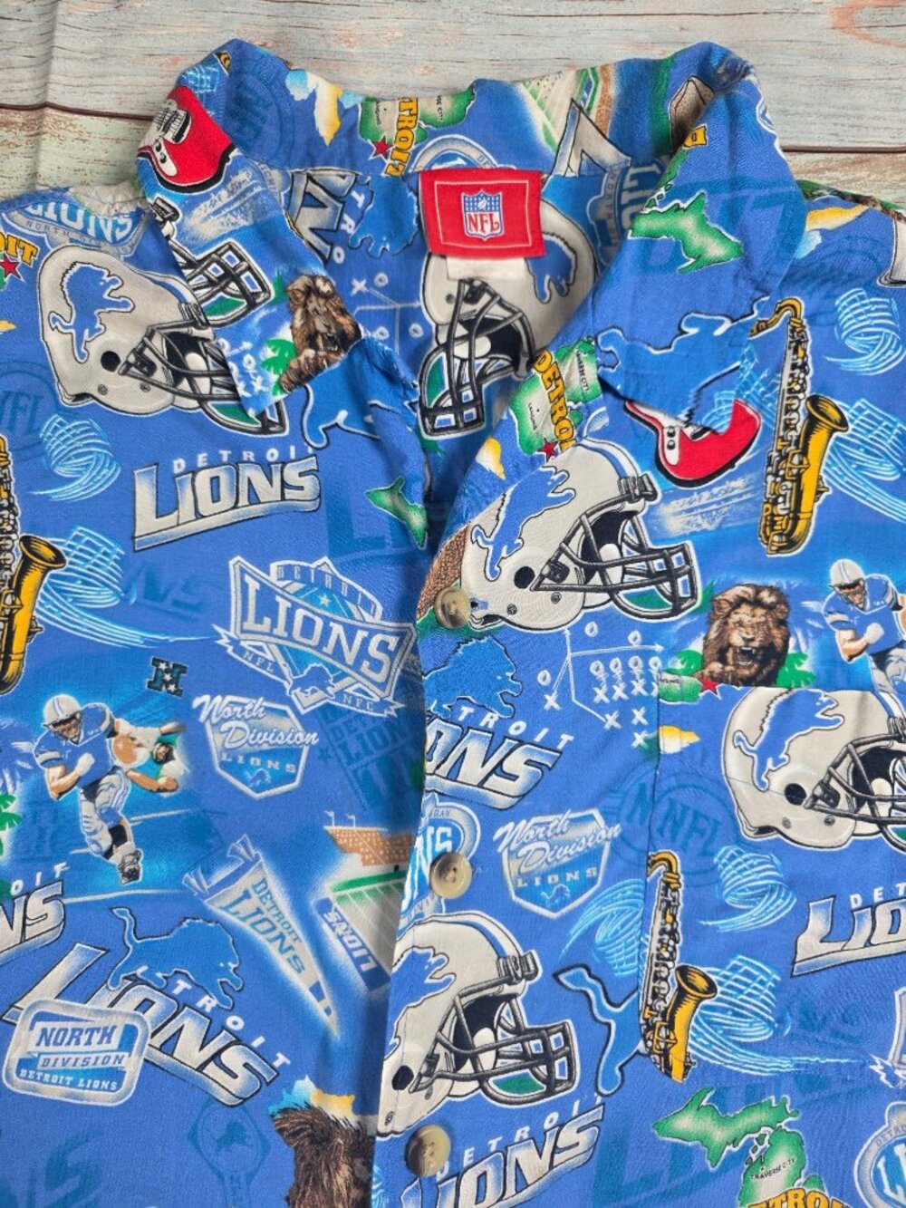 Detroit Lions NFL Blue Hawaiian Short Sleeve Button-Up Shirt XL